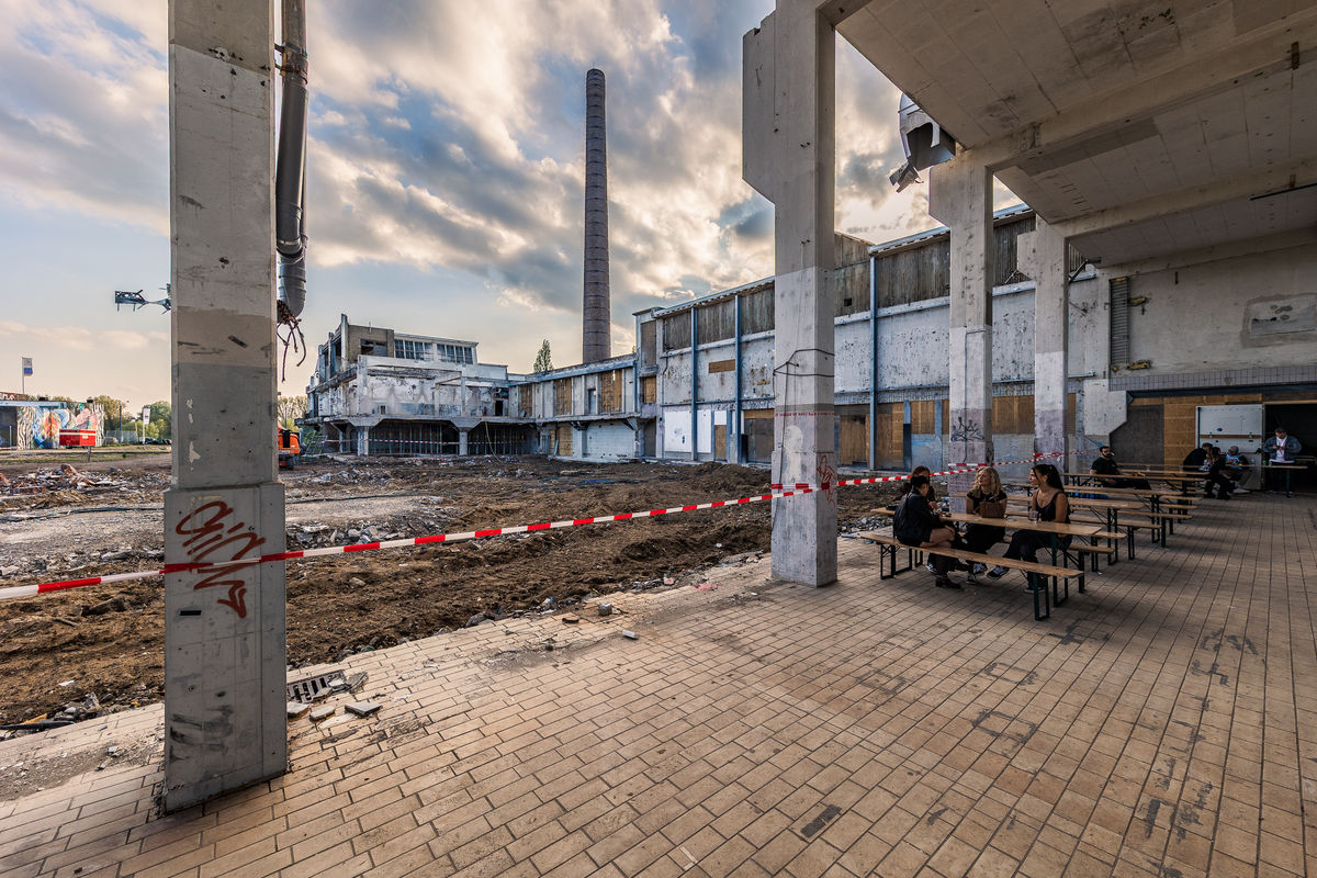 Loading... just a sec